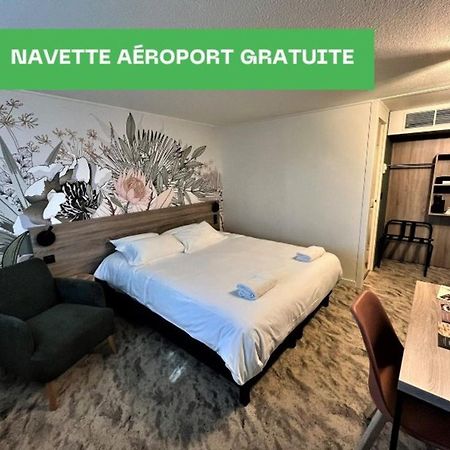 Hotel Campanile Marseille Vitrolles Aéroport Exterior foto